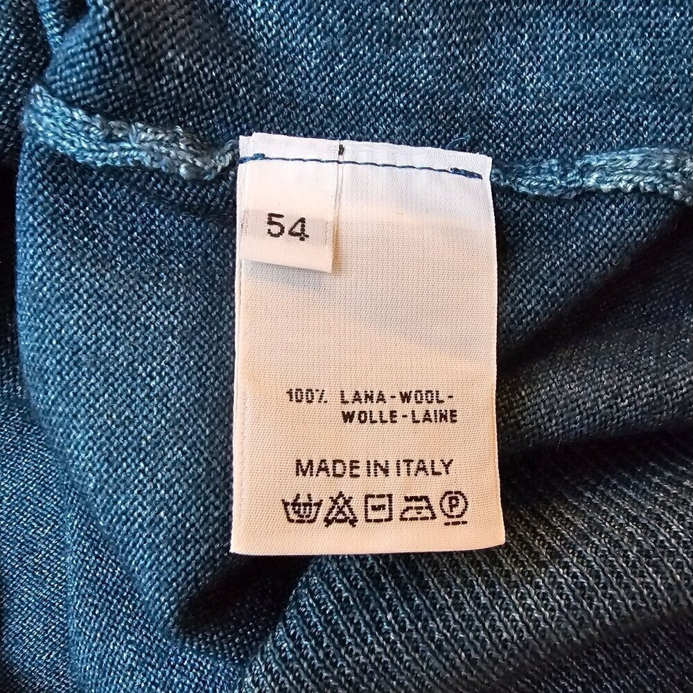 Cruciani Men's V-Neck Sweater, Light Weight, 100% Wool Made In Italy Size 54, XL - Picture 3 of 12
